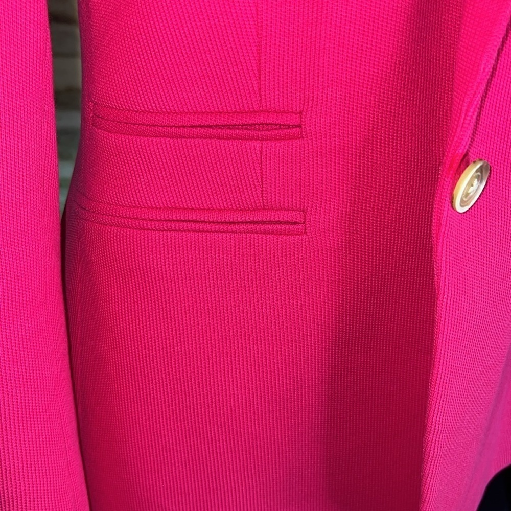 Massimo Dutti
Blazer
Size 8
Pink, Viscose - Picture 3 of 9